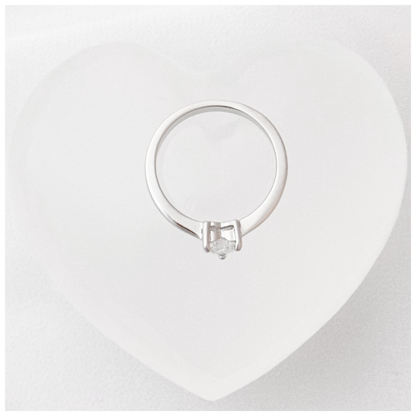 ANILLO SOLITARIO CORAZON CIRCONIA PLATA .925 RODIO