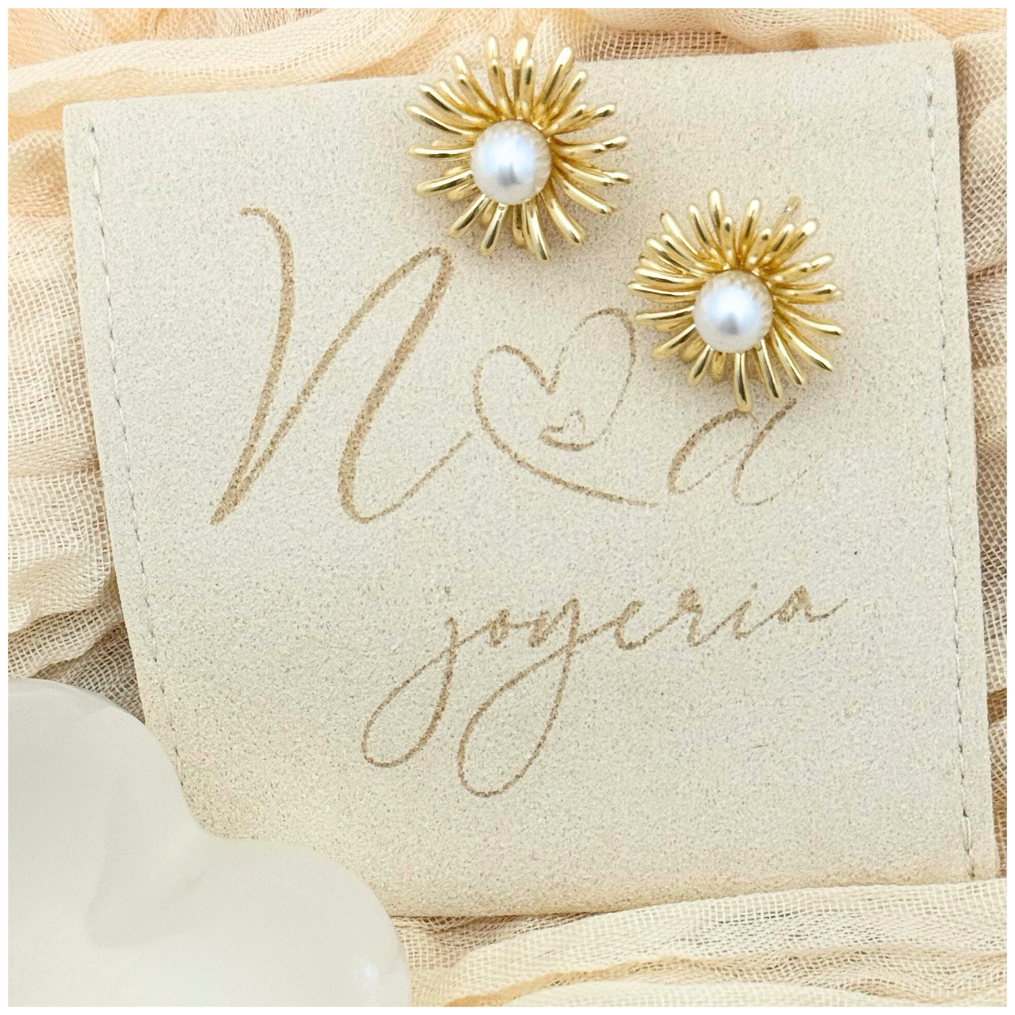 ARETE FLOR PERLA CHAPA