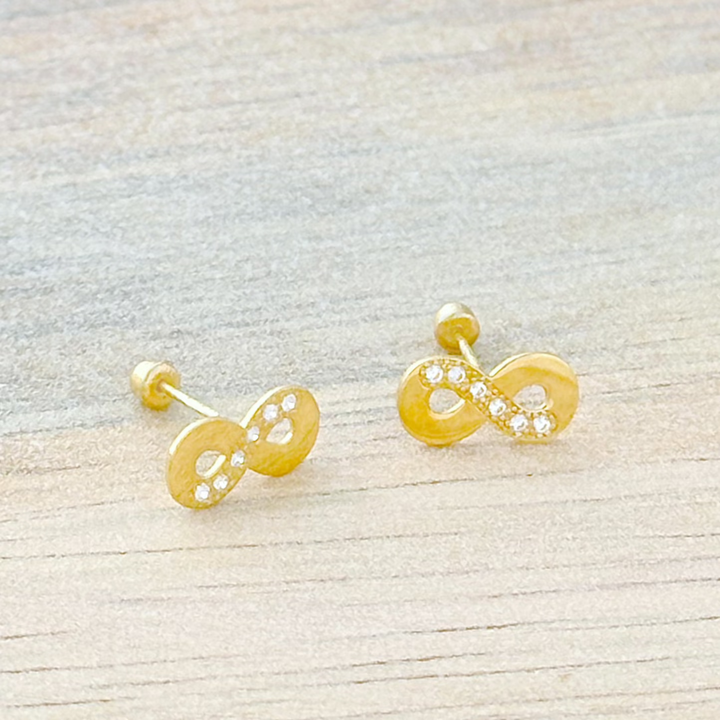 BROQUEL INFINITO PAVE ORO 10K