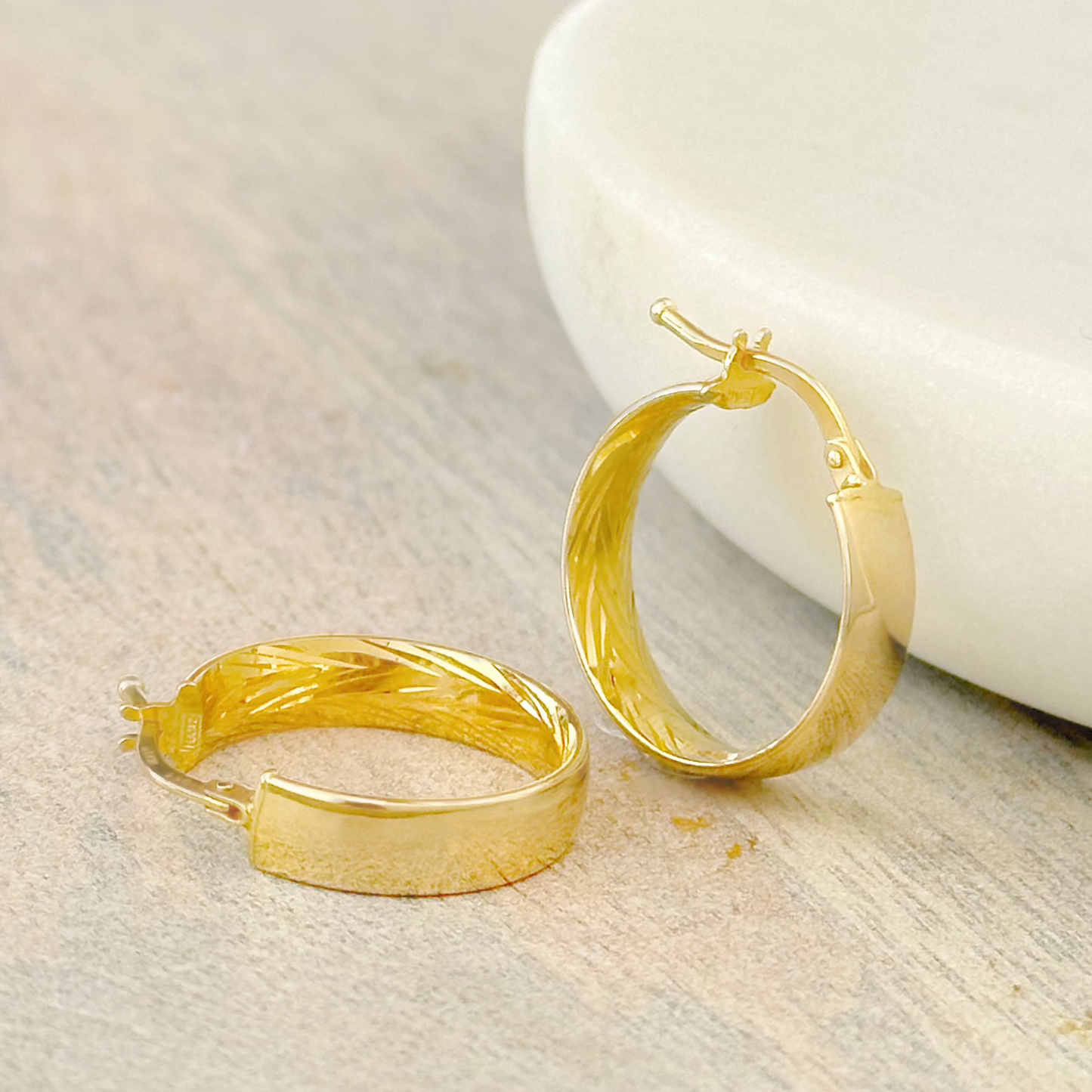 ARRACADA LISA Y DIAMNTADA ORO 10K ys17