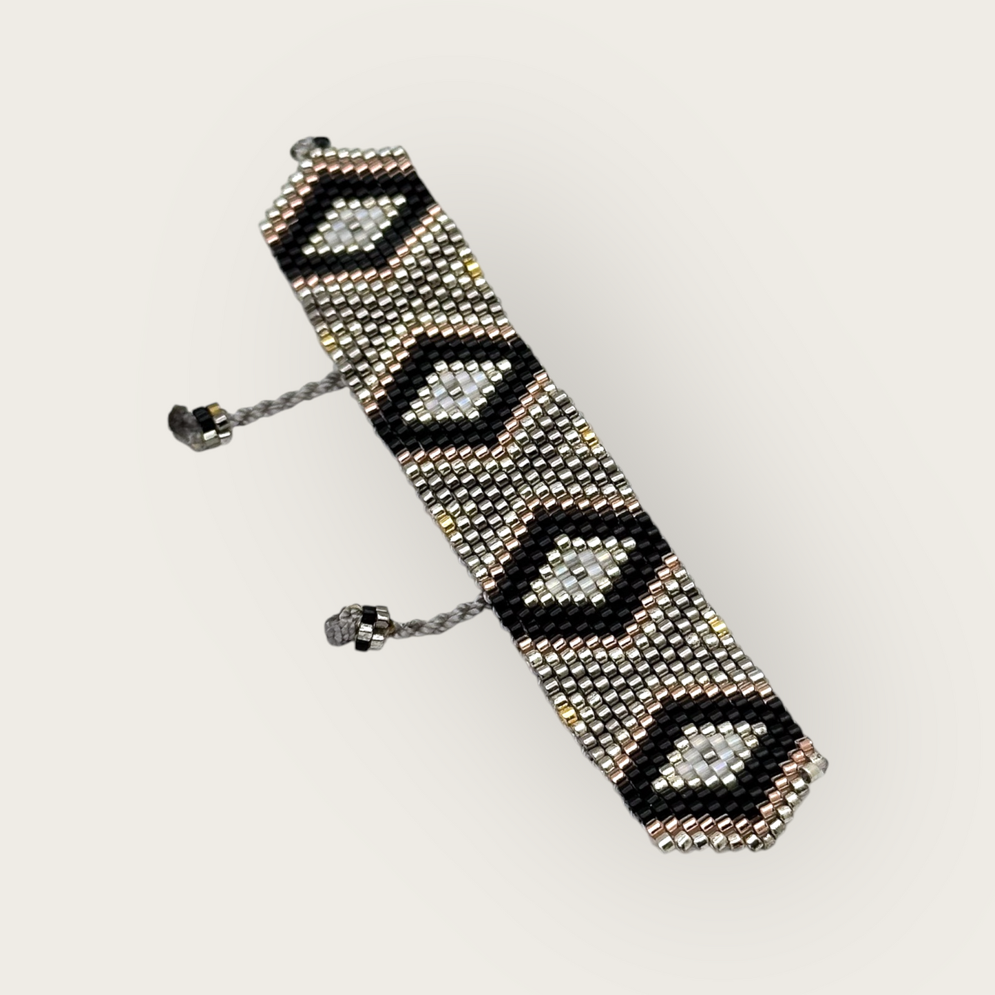 PULSERA CHAQUIRA ROMBO TEJIDO HUICHOL