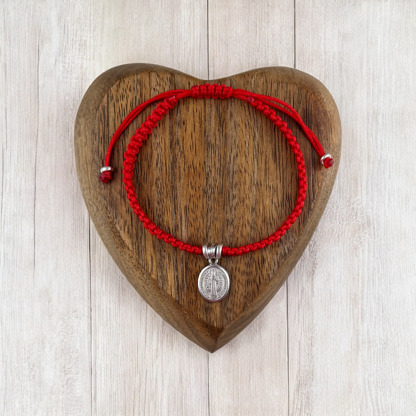 PULSERA MEDALLA OVAL SAN BENITO PLATA .925 TEJIDA ROJA