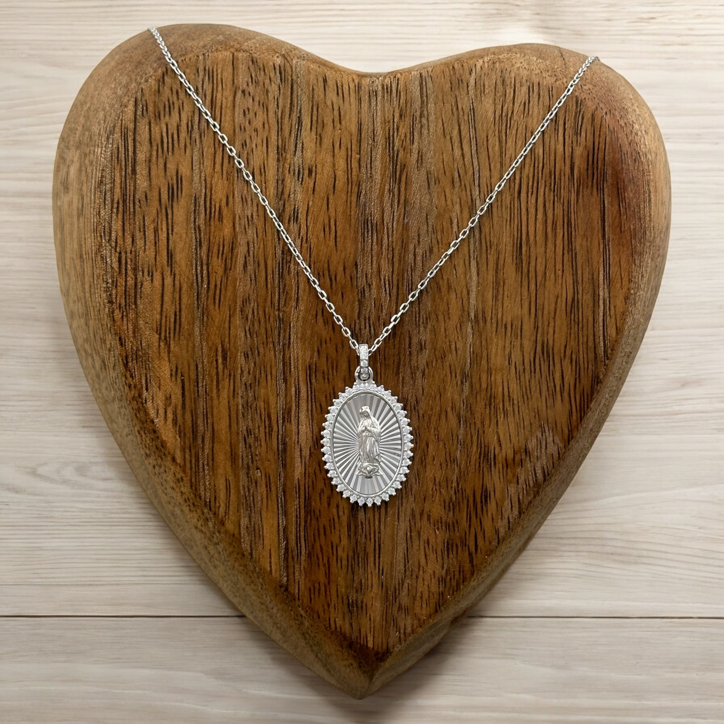 COLLAR MEDALLA VIRGEN DE GUADALUPE DIAM ZIRCONIA PLATA RODIO .925
