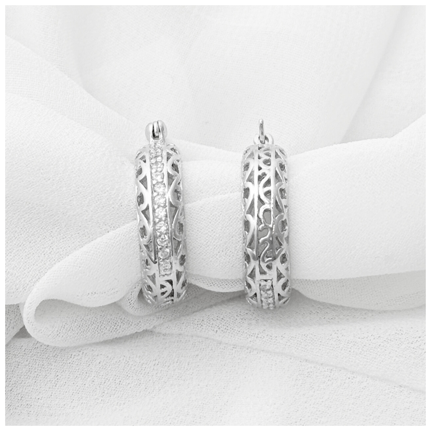 ARETE ARO CALADO CIRCONIA PLATA .925 RODIO