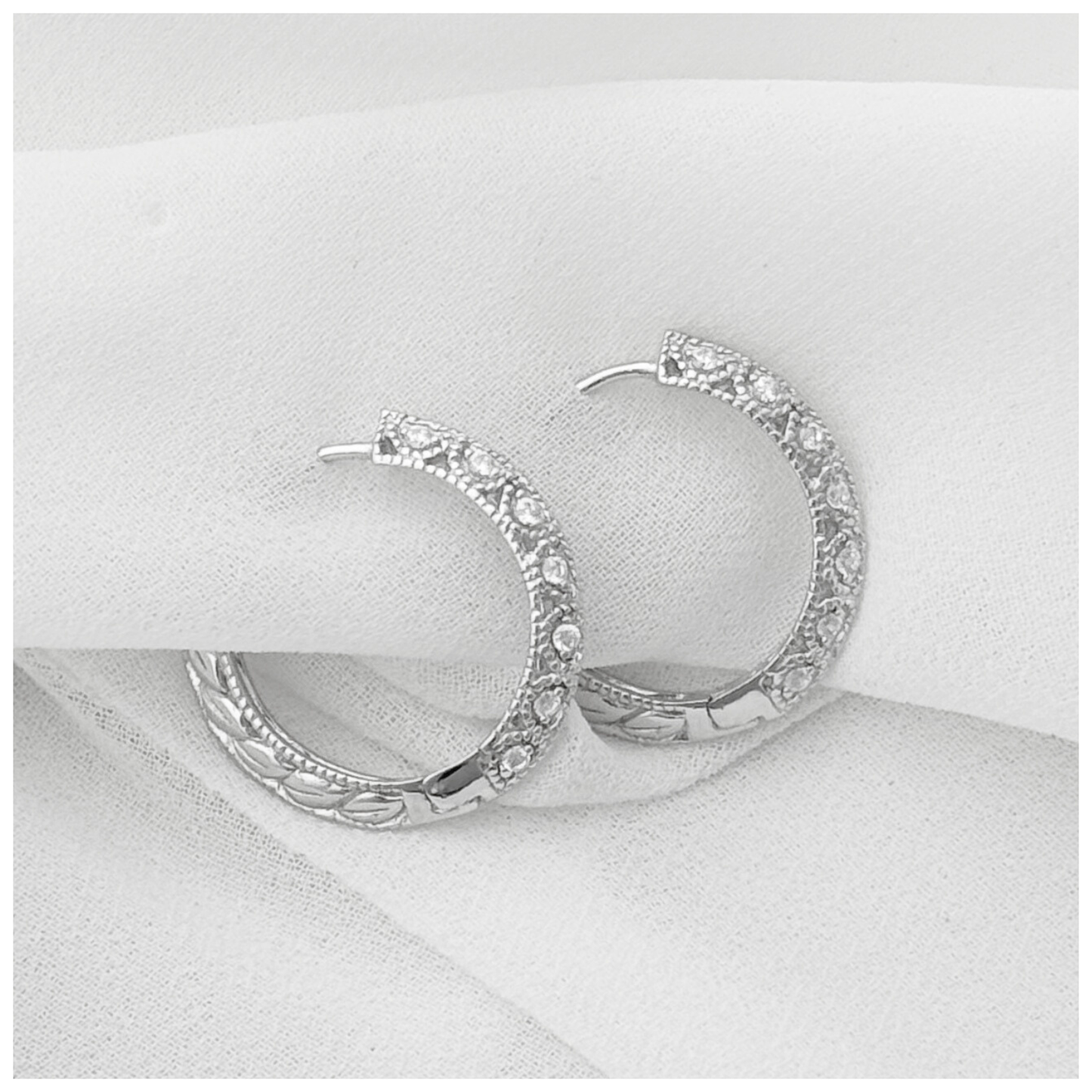 ARETE CON CIRCONIA PAVE PLATA .925 RODIO