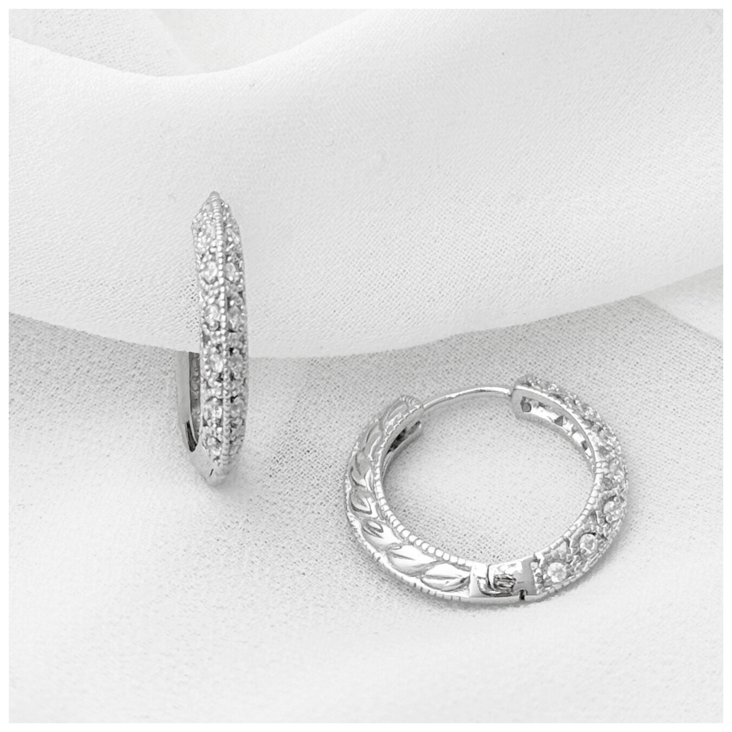 ARETE CON CIRCONIA PAVE PLATA .925 RODIO