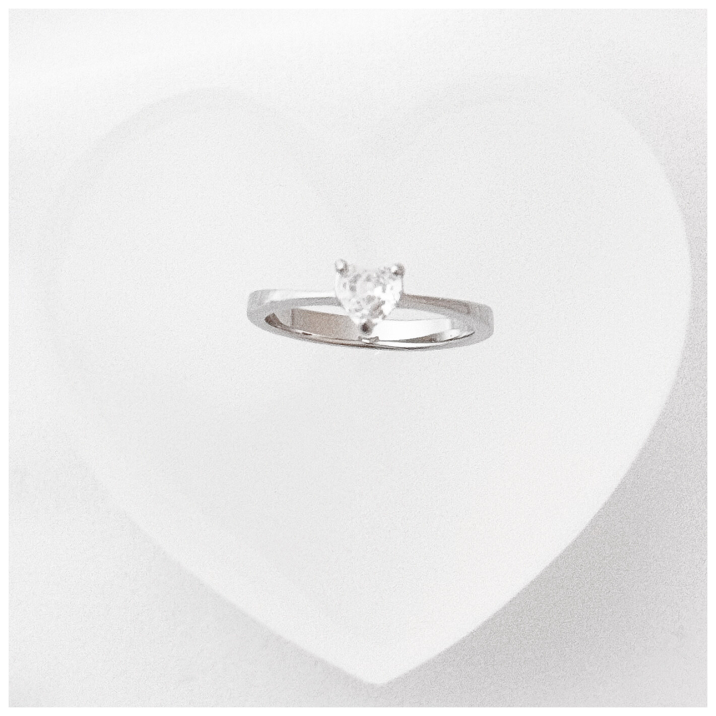ANILLO SOLITARIO CORAZON CIRCONIA PLATA .925 RODIO