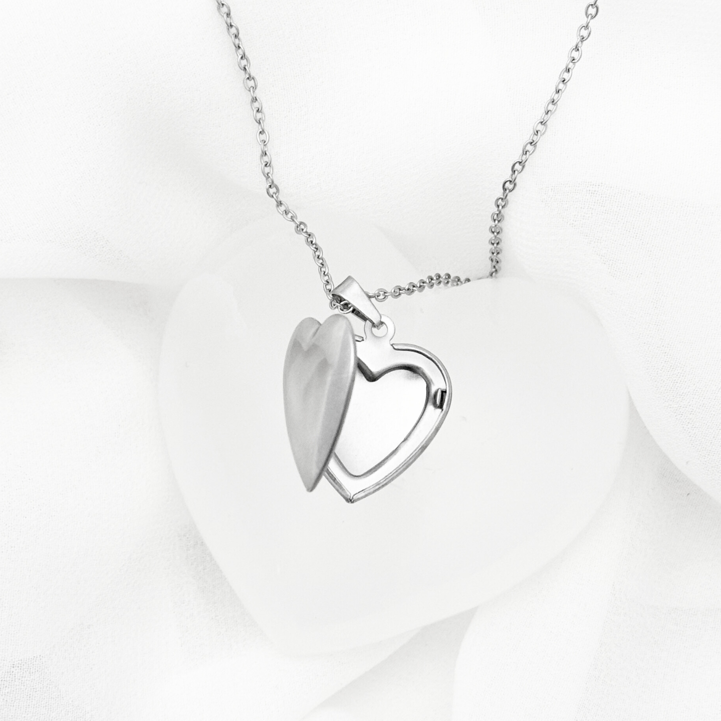 GARGANTILLA CORAZON RELICARIO ACERO