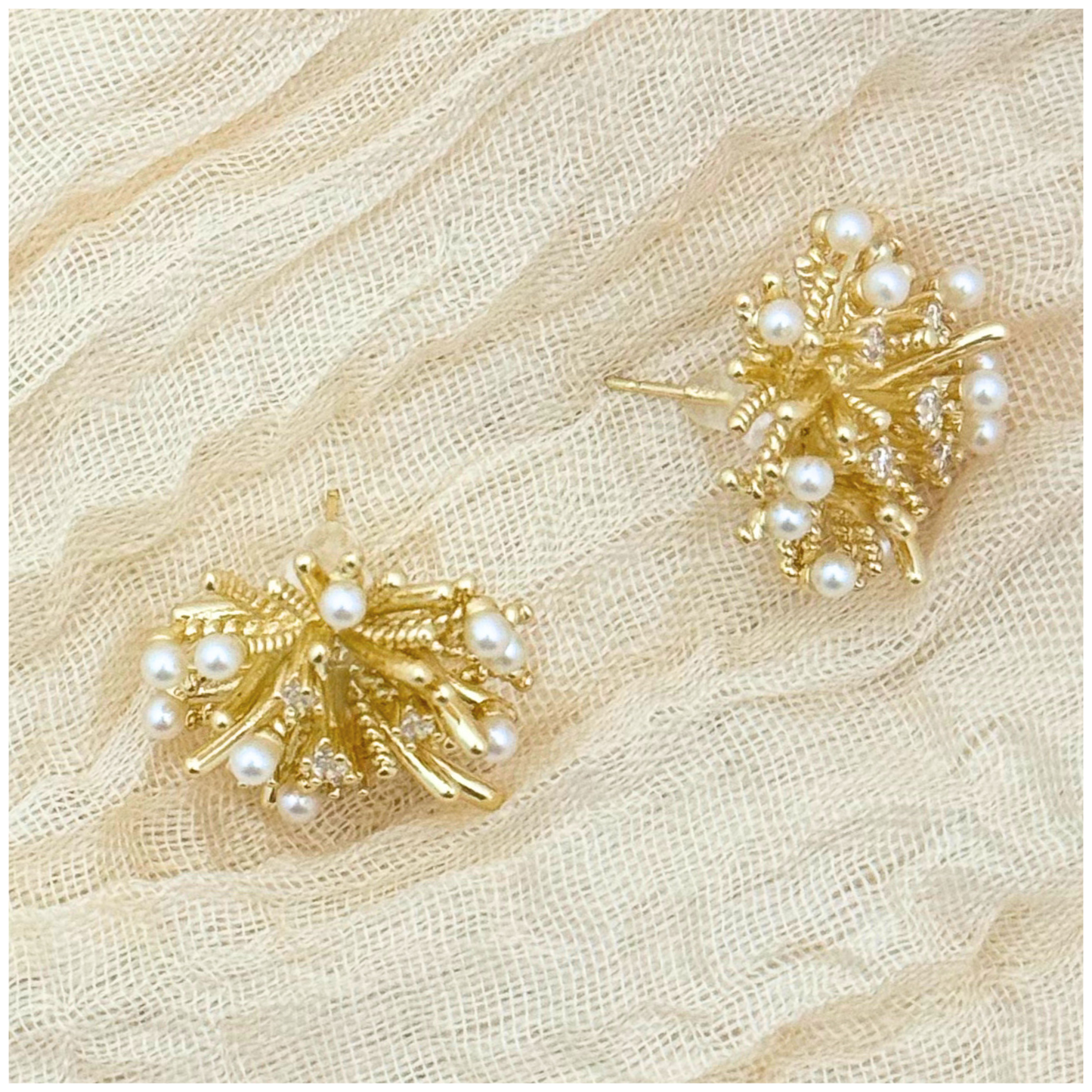 ARETE  ERIZO PERLA CHAPA