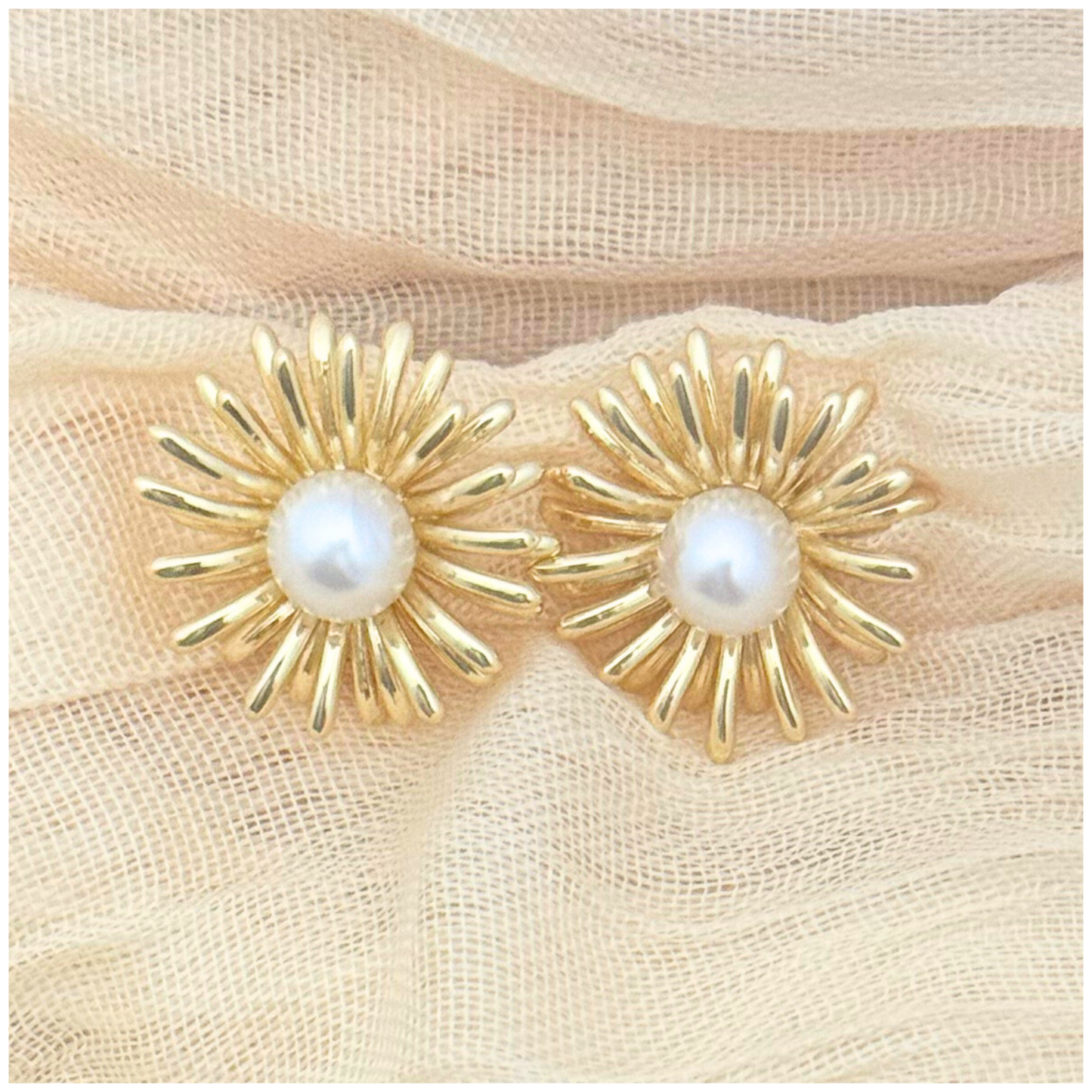 ARETE FLOR PERLA CHAPA