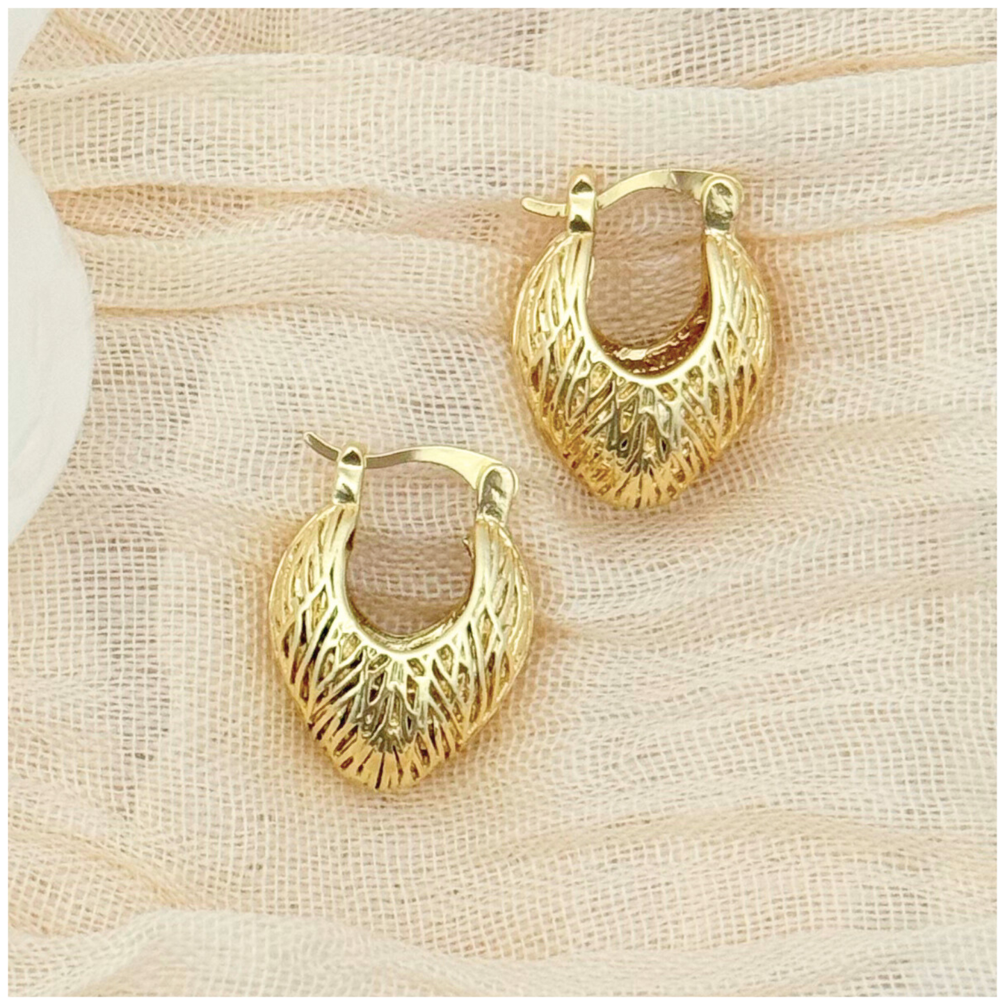 ARETE OVAL RAMA CHAPA DE ORO