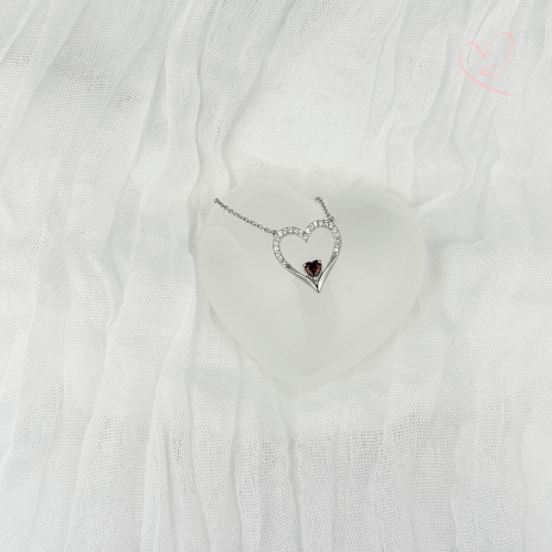 CADENA CON DIJE DE CORAZON ABIERTO CIRCONIA ROJA PLATA .925 RODIO