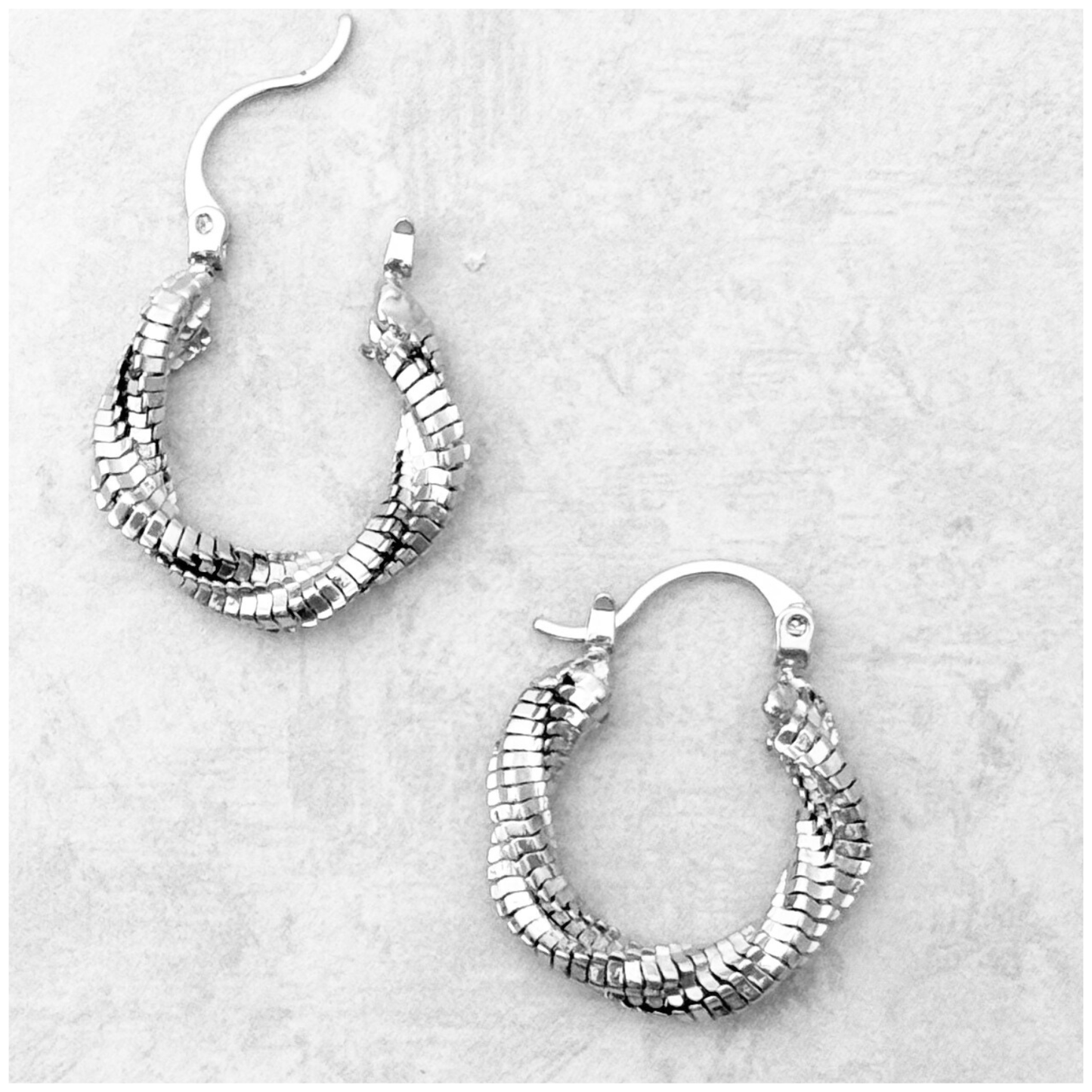 ARETE CADENA DIAMANTADA BLANCO CHAPA