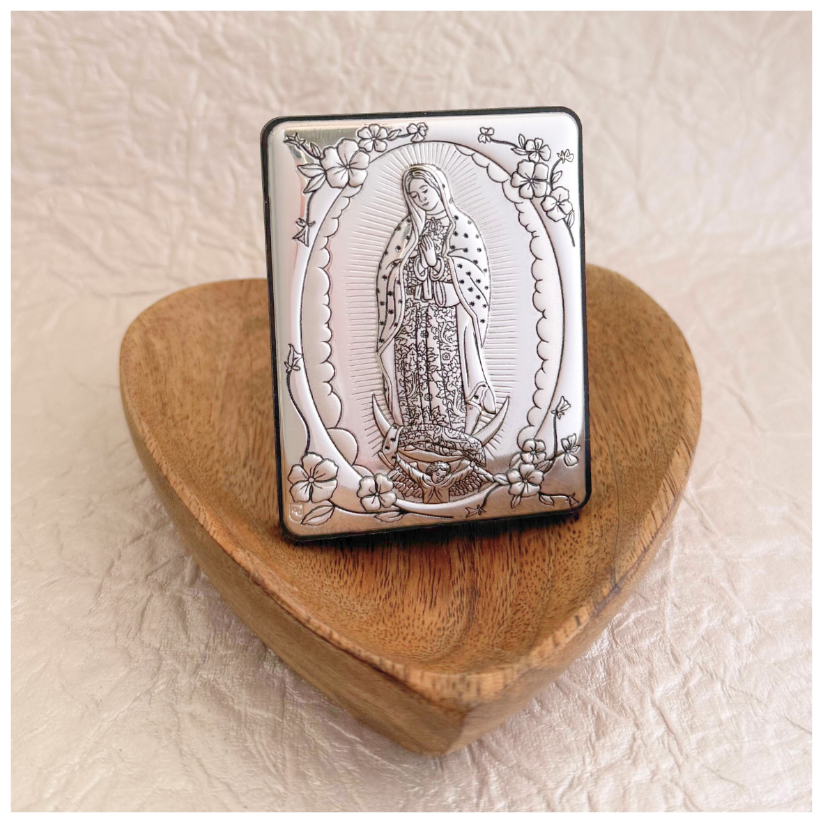 RETABLO VIRGEN DE GUADALUPE CON FLORES PLATA