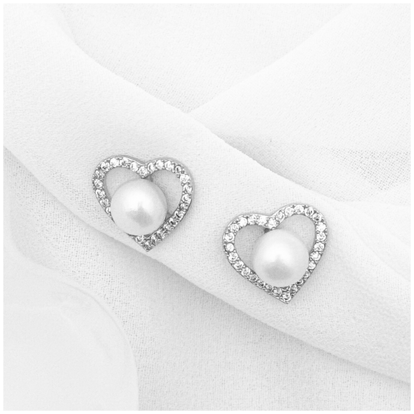 ARETE CORAZON PERLA CIRCONIAS ORO LAMINADO