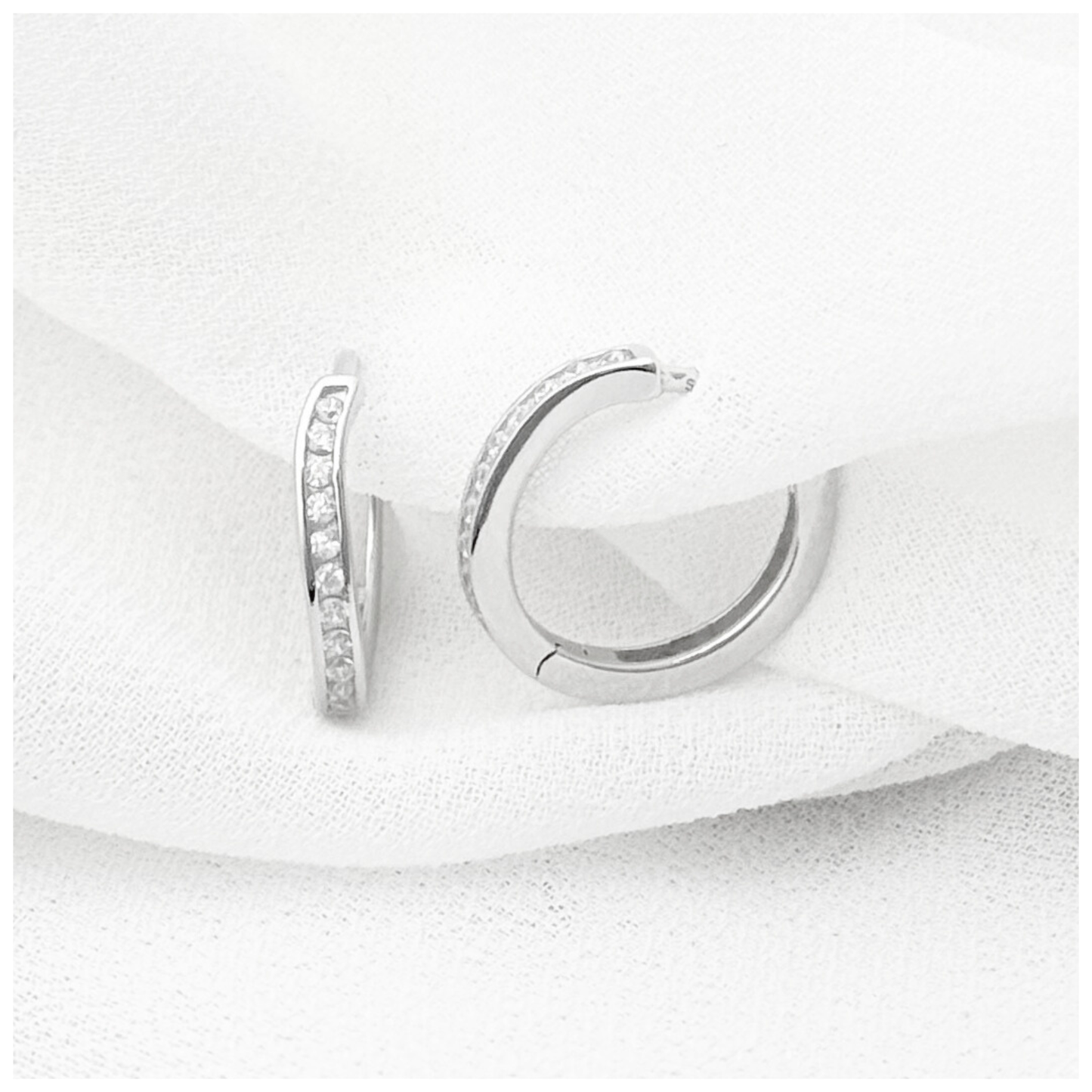 ARETE ARO CIRCONIAS PLATA .925 RODIO