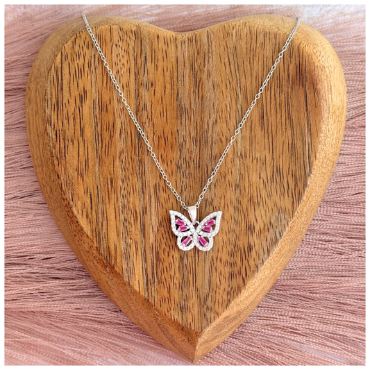 CADENA DIJE MARIPOSA CIRCONIAS BLANCA Y ROJAS EN PLATA .925 RODIO