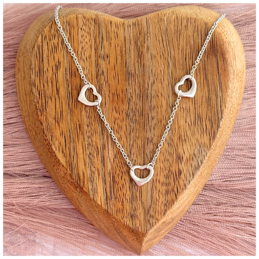 GARGANTILLA TRES CORAZONES LISOS PLATA .925 RODIO