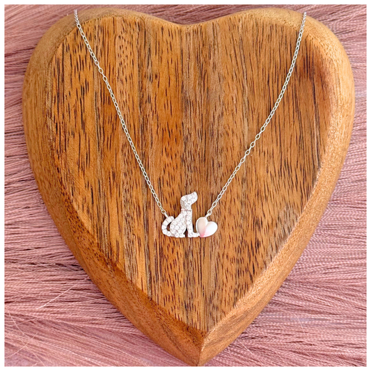 CADENA CON DIJE PERRITO CON CIRCONIA CON CORAZON  LISO  PLATA .925 RODIO