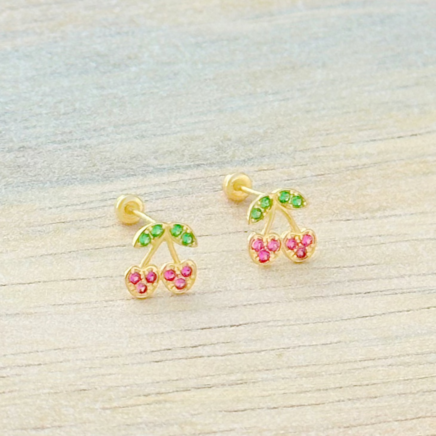 BROQUEL CEREZA ORO 10K