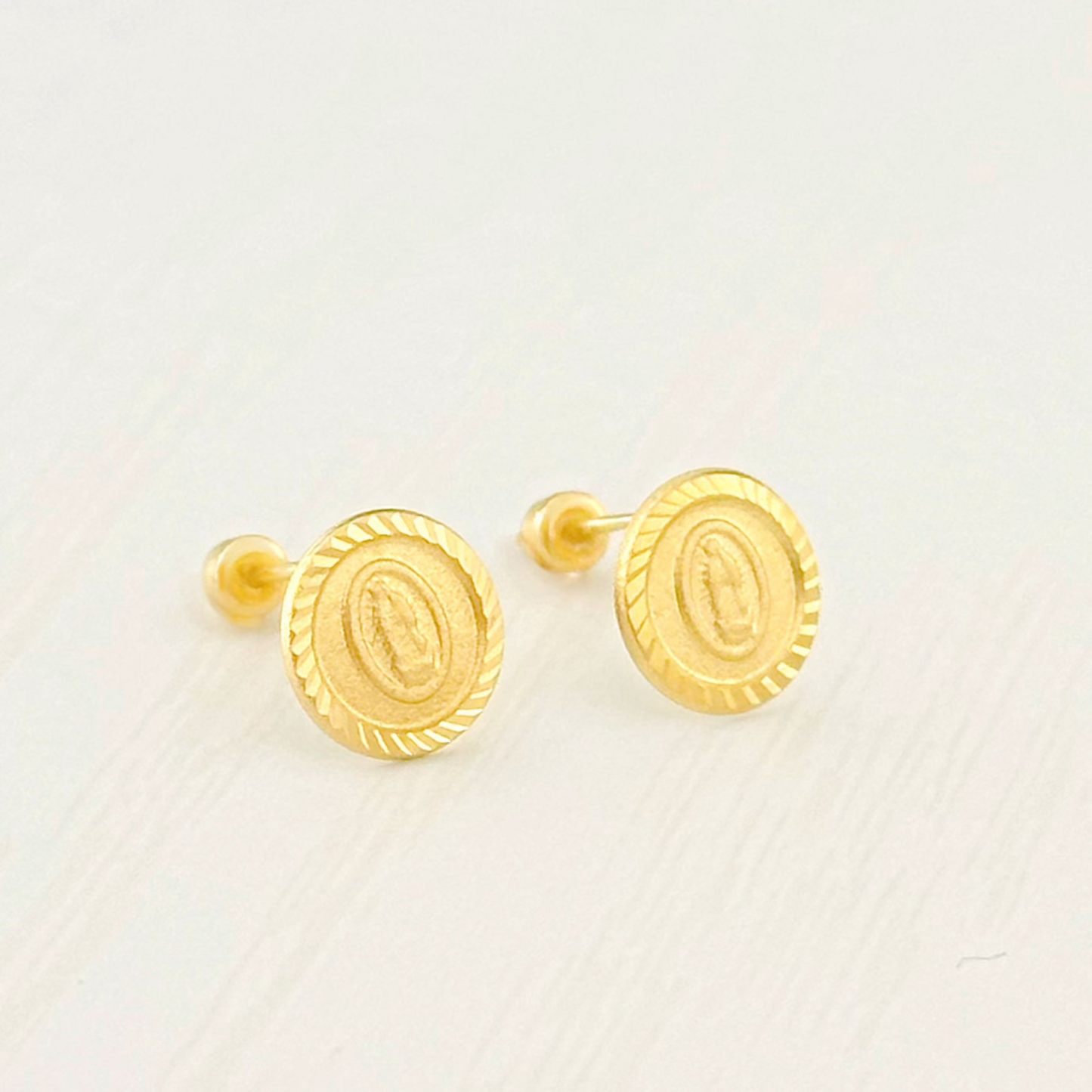 BROQUEL VIRGEN DE GUADALUPE CIRCULO DIAMANTADO ORO 10K
