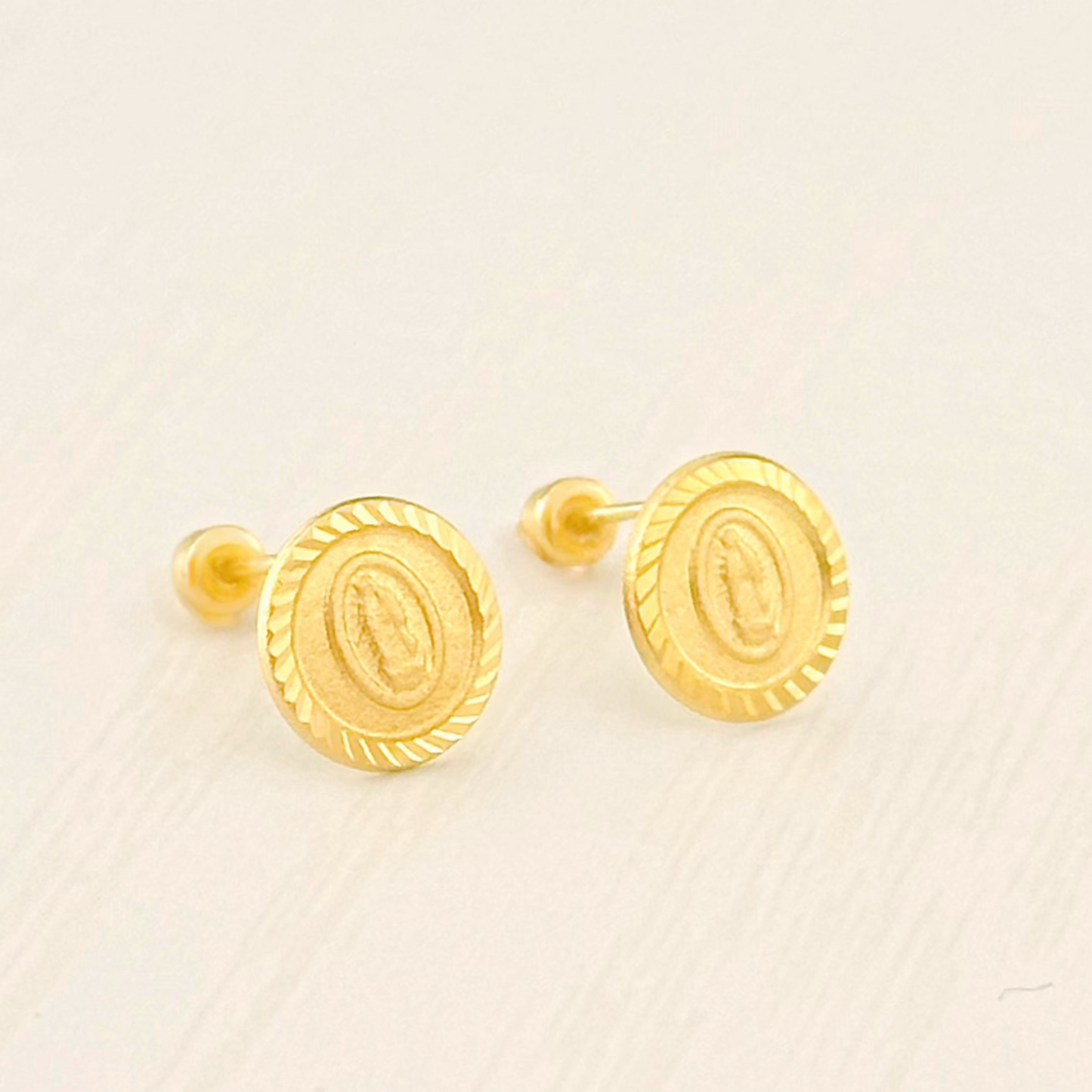 BROQUEL VIRGEN DE GUADALUPE CIRCULO DIAMANTADO ORO 10K
