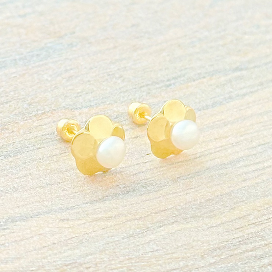 BROQUEL PERLA FLOR PETALOS  ORO 10K