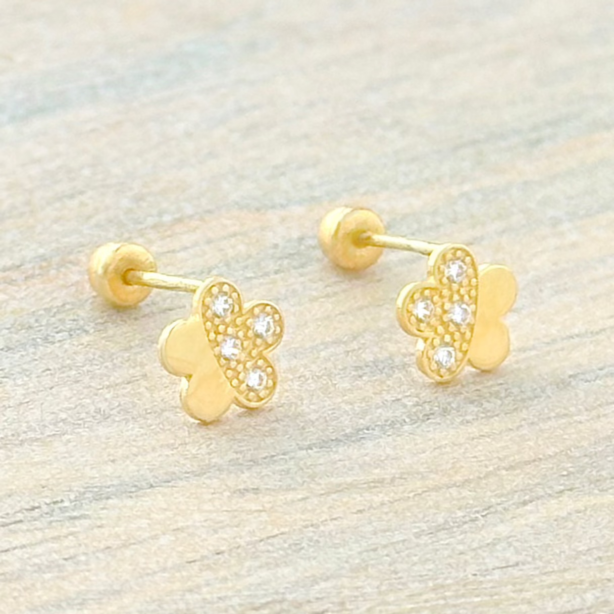 BROQUEL FLOR PAVE ZIRCONIA ORO 10K