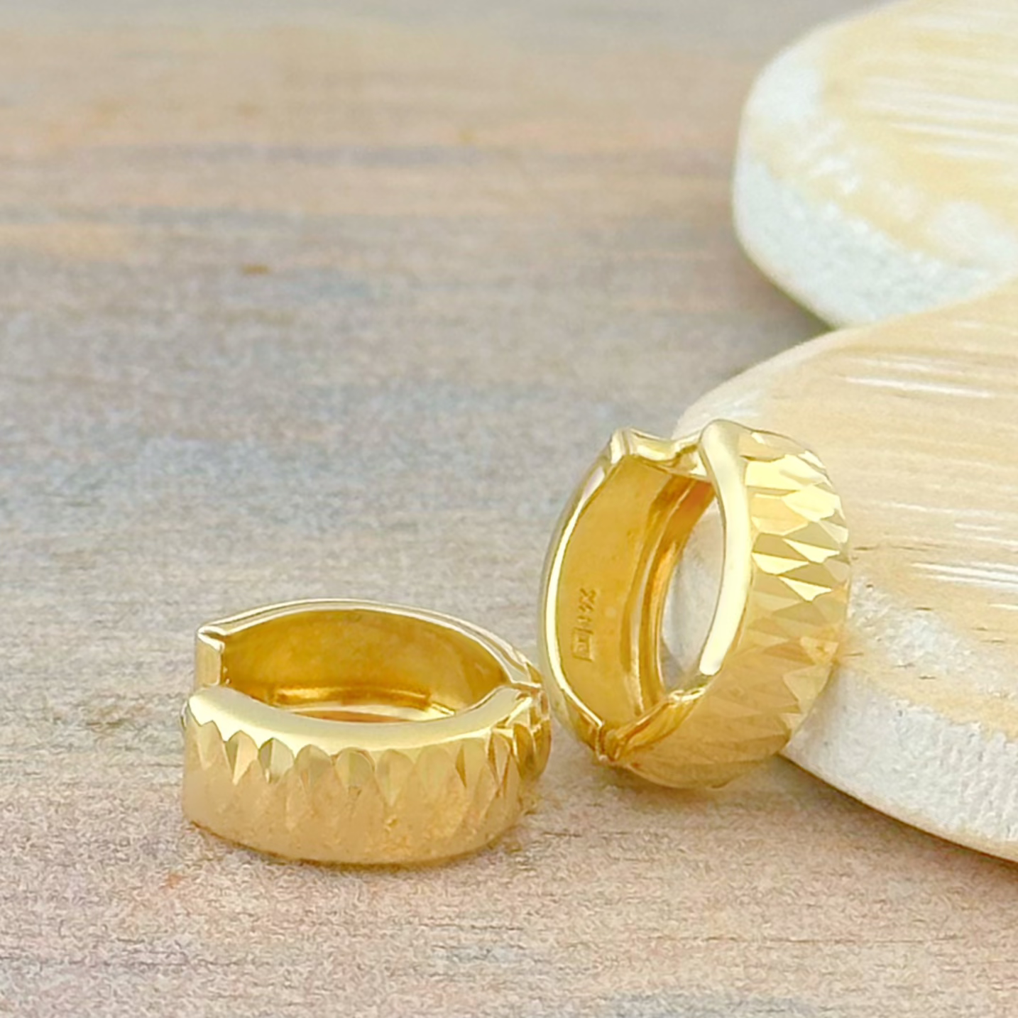 HUGIE DIAMANTADO ORO 14K
