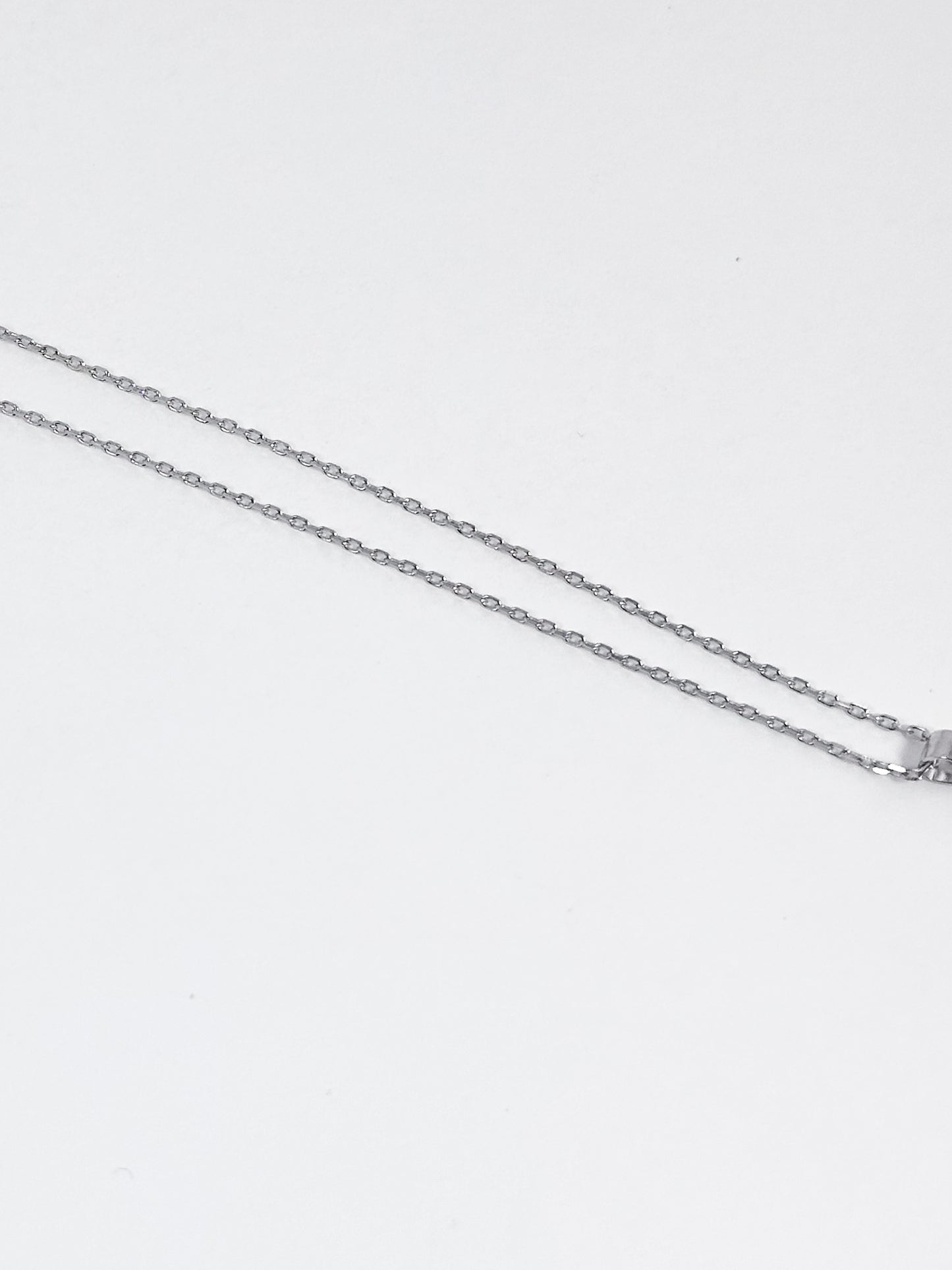 COLLAR VIRGEN DE GUADALUPE OVAL PERLA CIRCONIAS PLATA RODIO .925