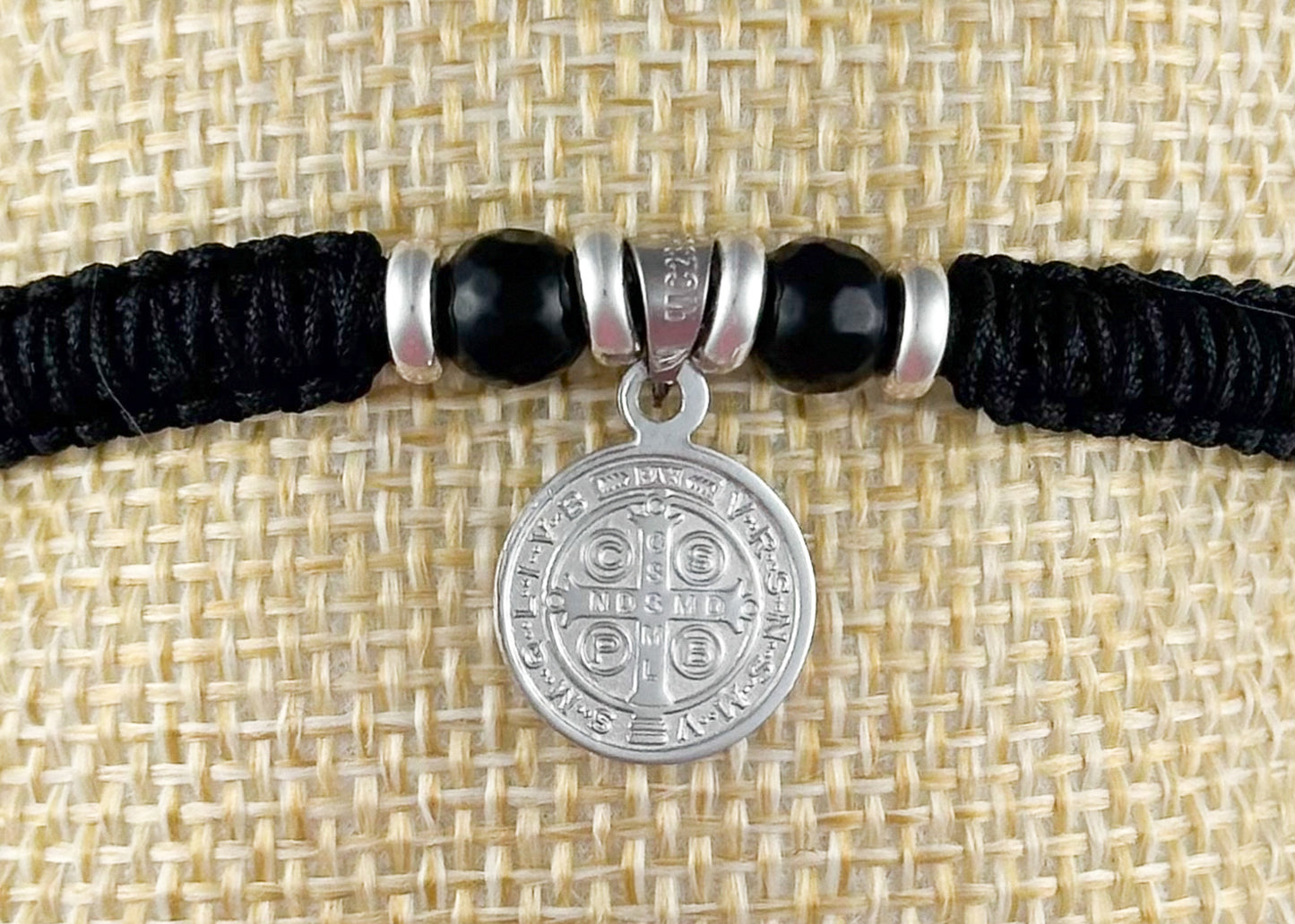 PULSERA MEDALLA SAN BENITO 2 PLATA .925 TEJIDA NEGRA