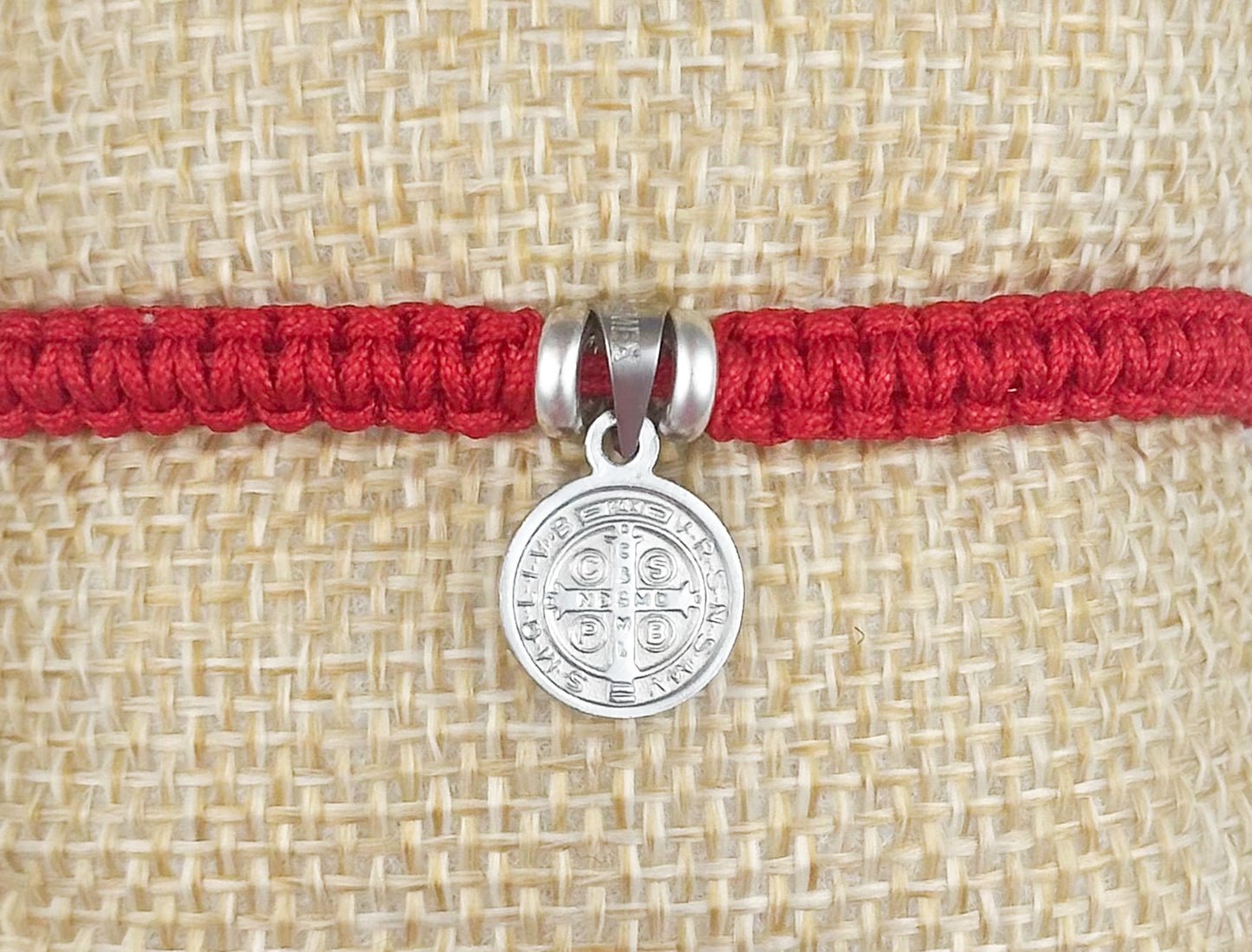 PULSERA MEDALLA SAN BENITO 1 PLATA .925 TEJIDA ROJA