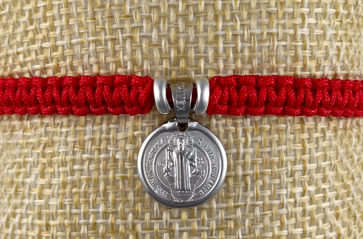 PULSERA MEDALLA SAN BENITO B 2  PLATA .925 TEJIDA ROJA