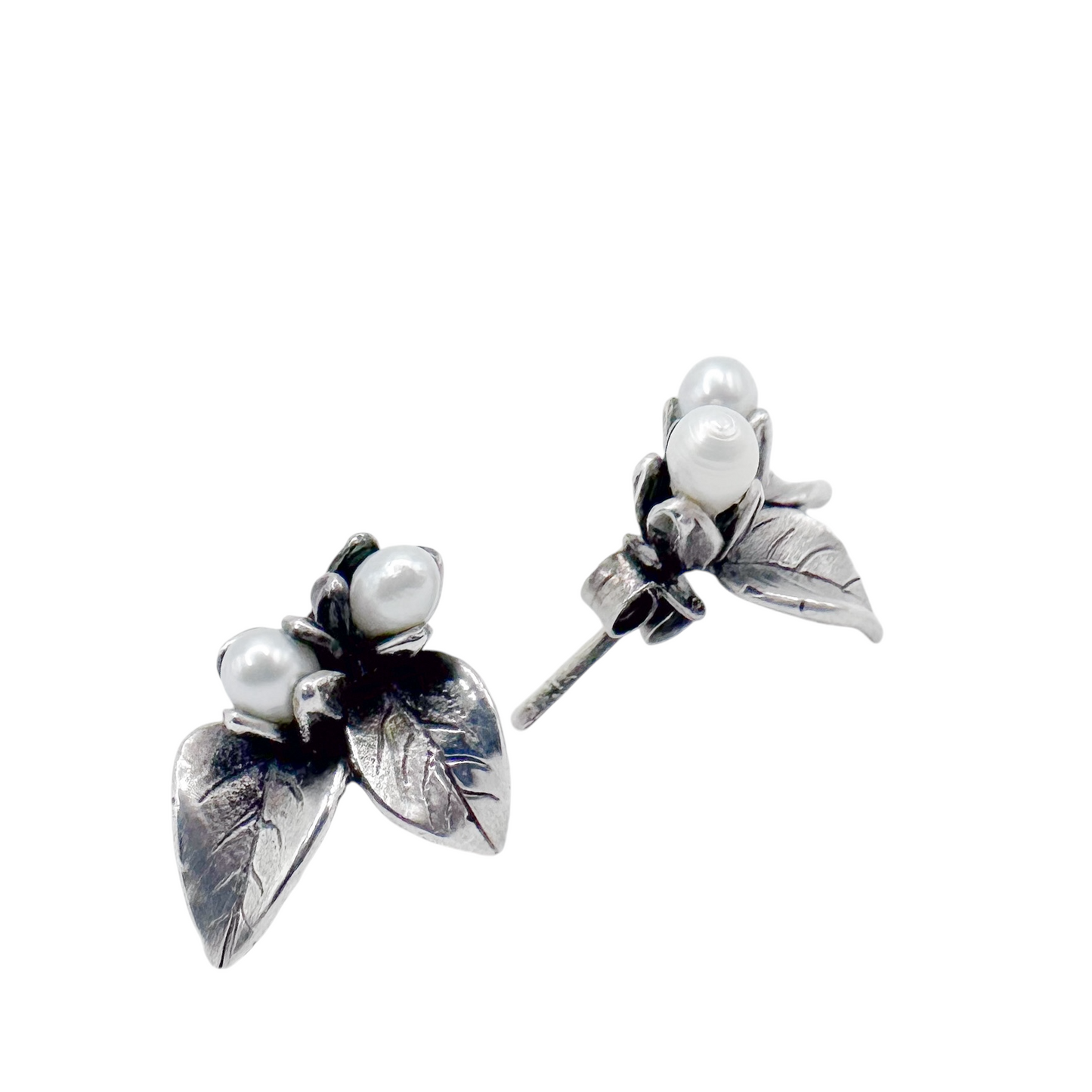 ARETE DOS FLORES PERLA PLATA .925