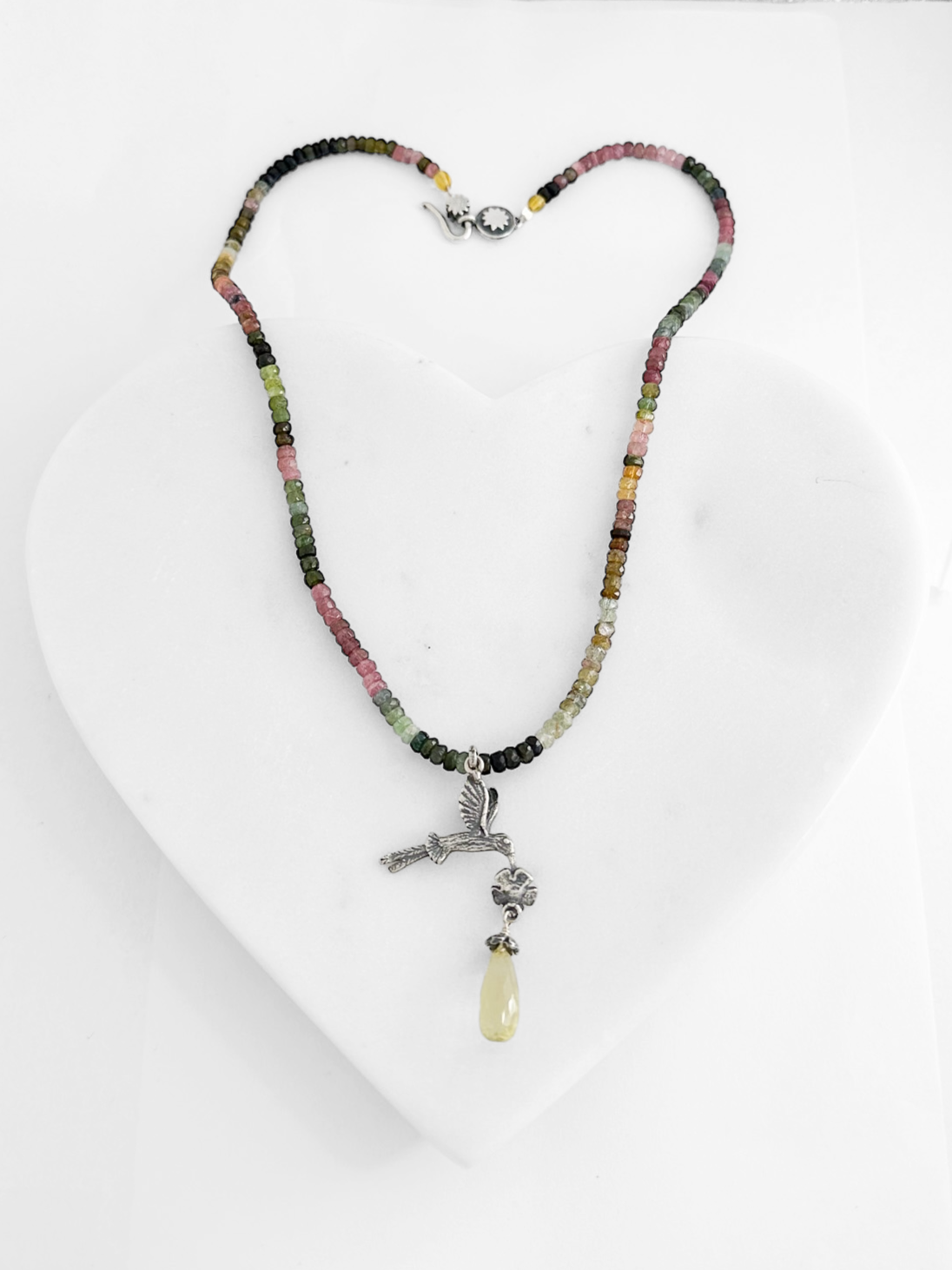 COLLAR COLIBRI PIEDRAS NATURALES PLATA .925