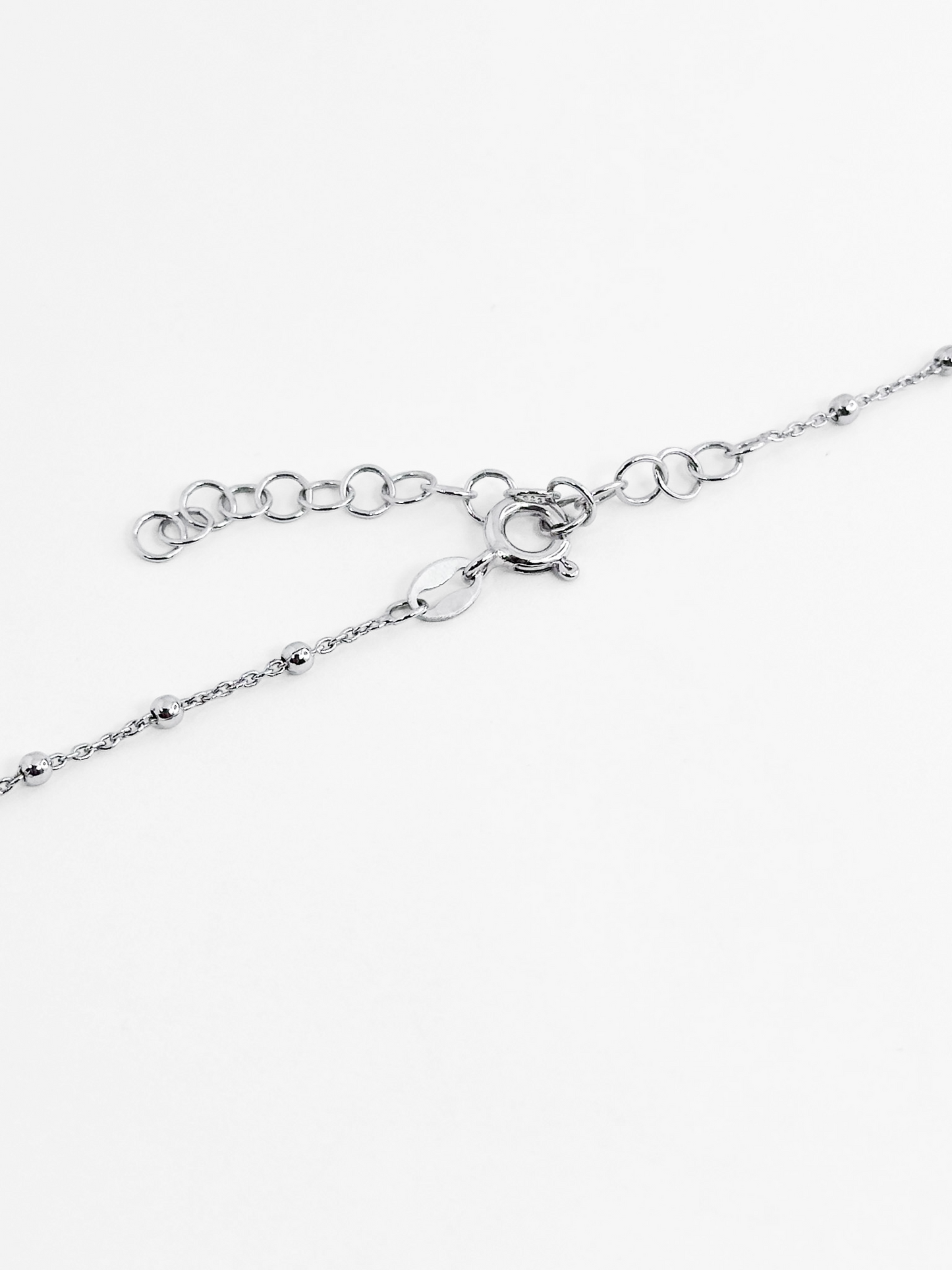 COLLAR MEDALLA VIRGEN MILAGROSA OVAL 3 DIAMANTADA  PLATA RODIO .925