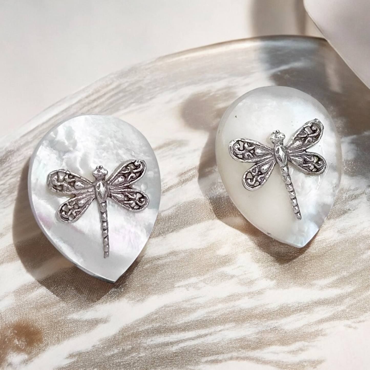 SILVER DRAGONFLY DROP PEARL EARRING .925