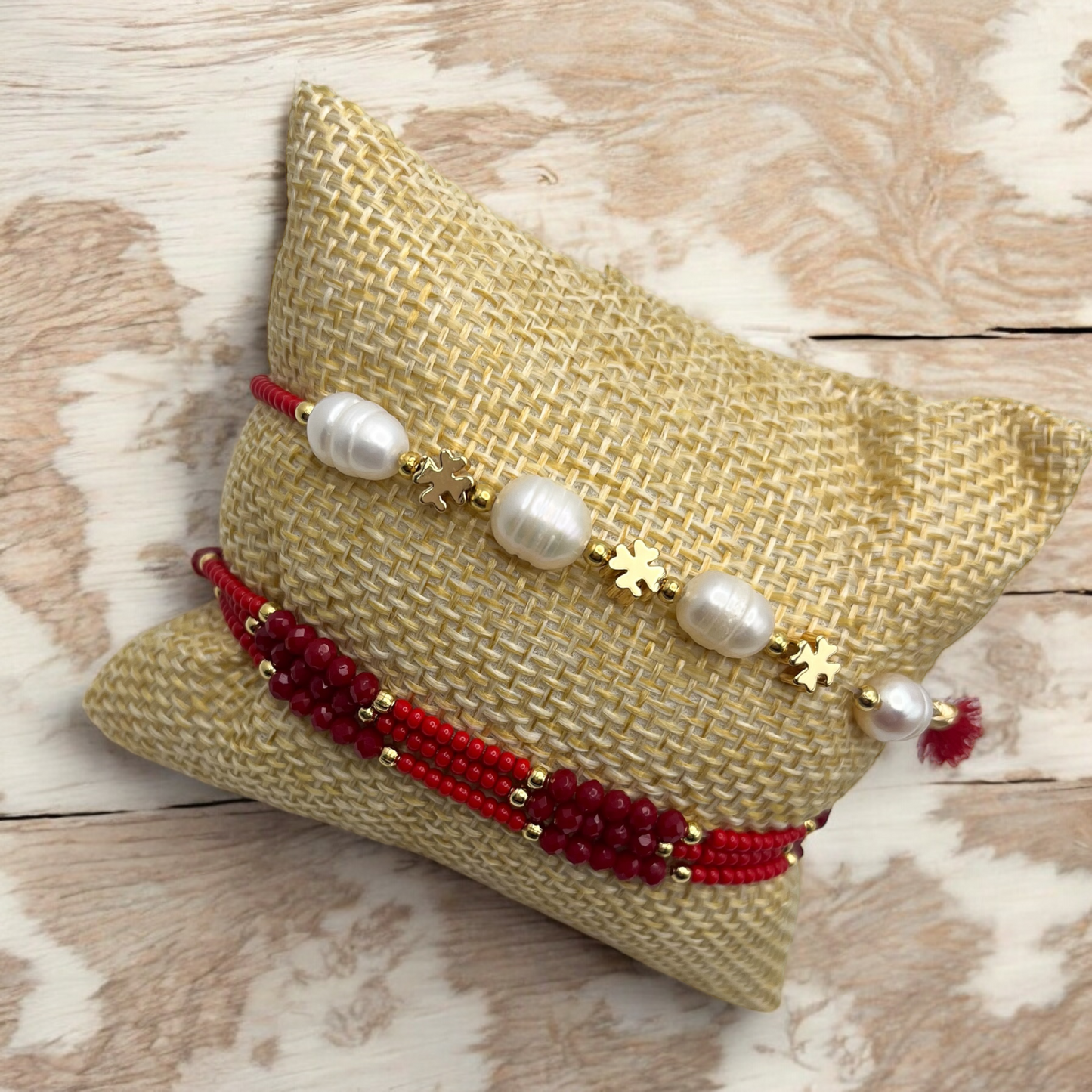 PULSERA PERLA CRUZ CRISTAL ROJO CHAPA