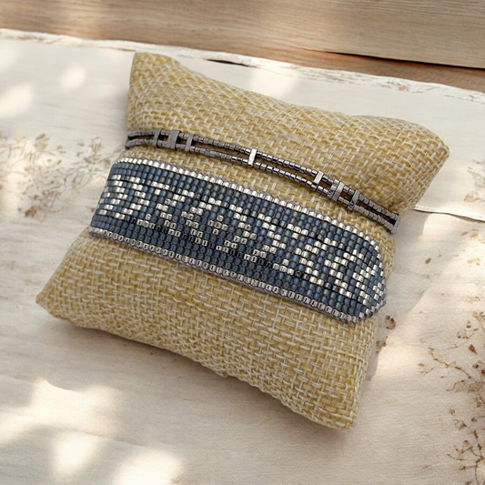 PULSERA CHAQUIRA  FLECHA AZUL TEJIDO HUICHOL