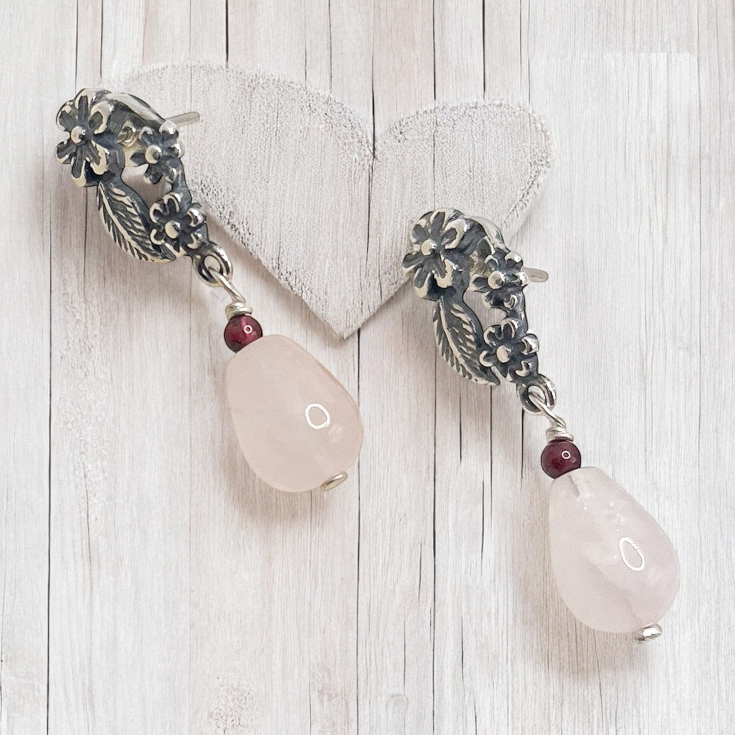 ARETE GUIA DE FLORES CUARZO ROSA PLATA .925