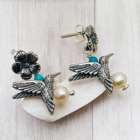 ARETE FLOR COLIBRI COLGANTE PERLA CON TURQUESA PLATA .925