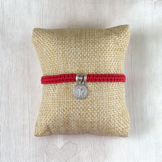 PULSERA MEDALLA SAN BENITO 1 PLATA .925 TEJIDA ROJA
