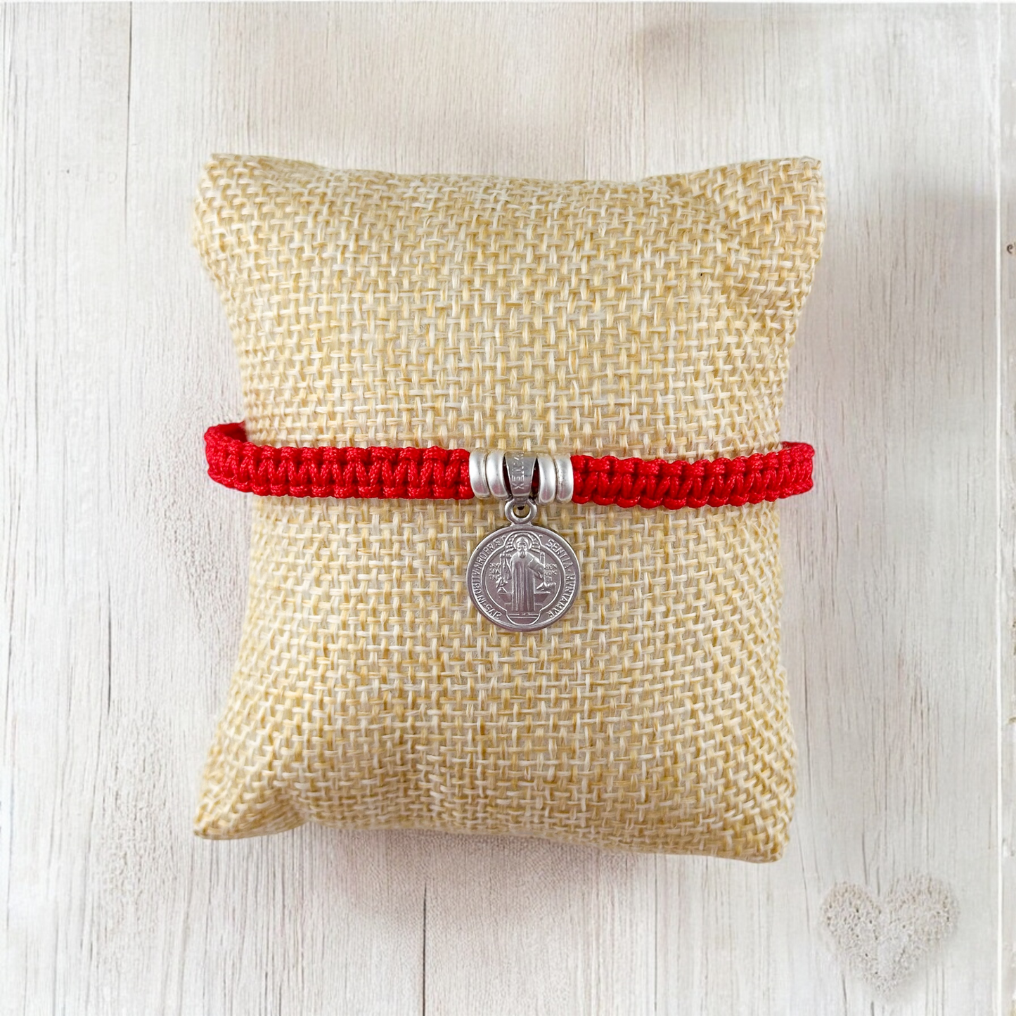PULSERA MEDALLA SAN BENITO 2 PLATA .925 TEJIDA ROJA