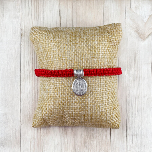 PULSERA MEDALLA OVAL SAN BENITO PLATA .925 TEJIDA ROJA