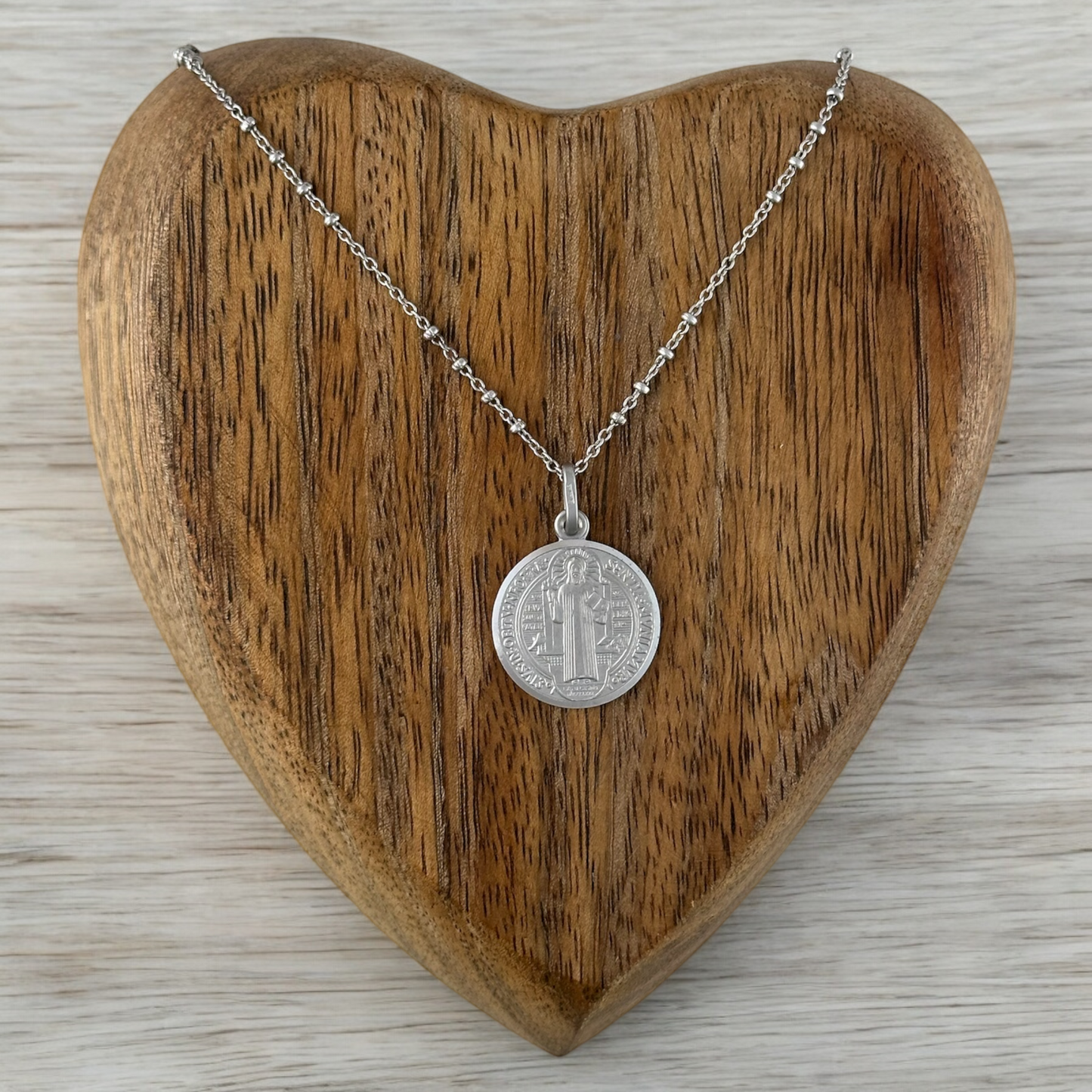 COLLAR MEDALLA SAN BENITO CADENA ALTERNADA PLATA RODIO .925