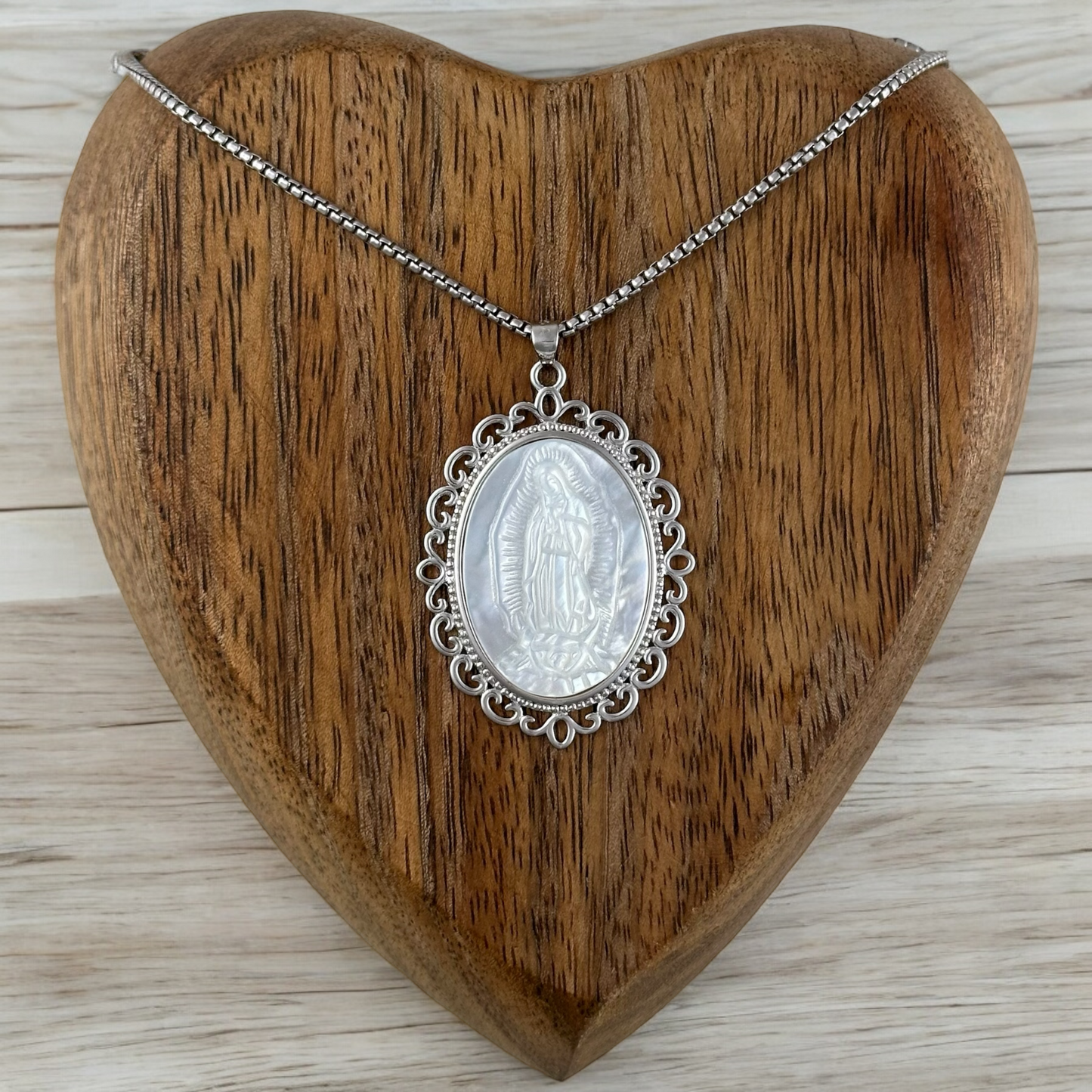 COLLAR MEDALLA PERLA VIRGEN DE GUADALUPE PLATA RODIO .925