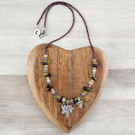 COLLAR RACIMO DE UVAS Y HOJA PIEDRAS NATURALES PLATA .925