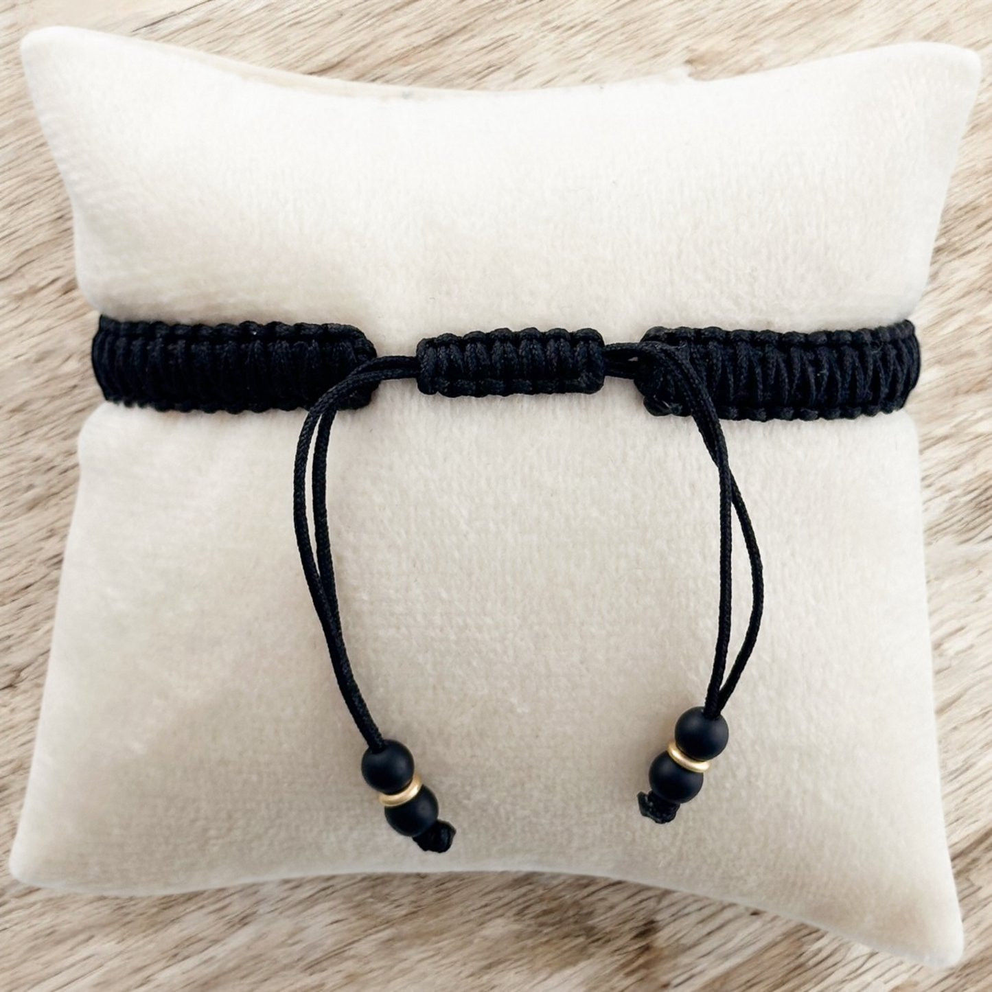 PULSERA MEDALLA  SAN BENITO 2 ORO 10K TEJIDA NEGRA