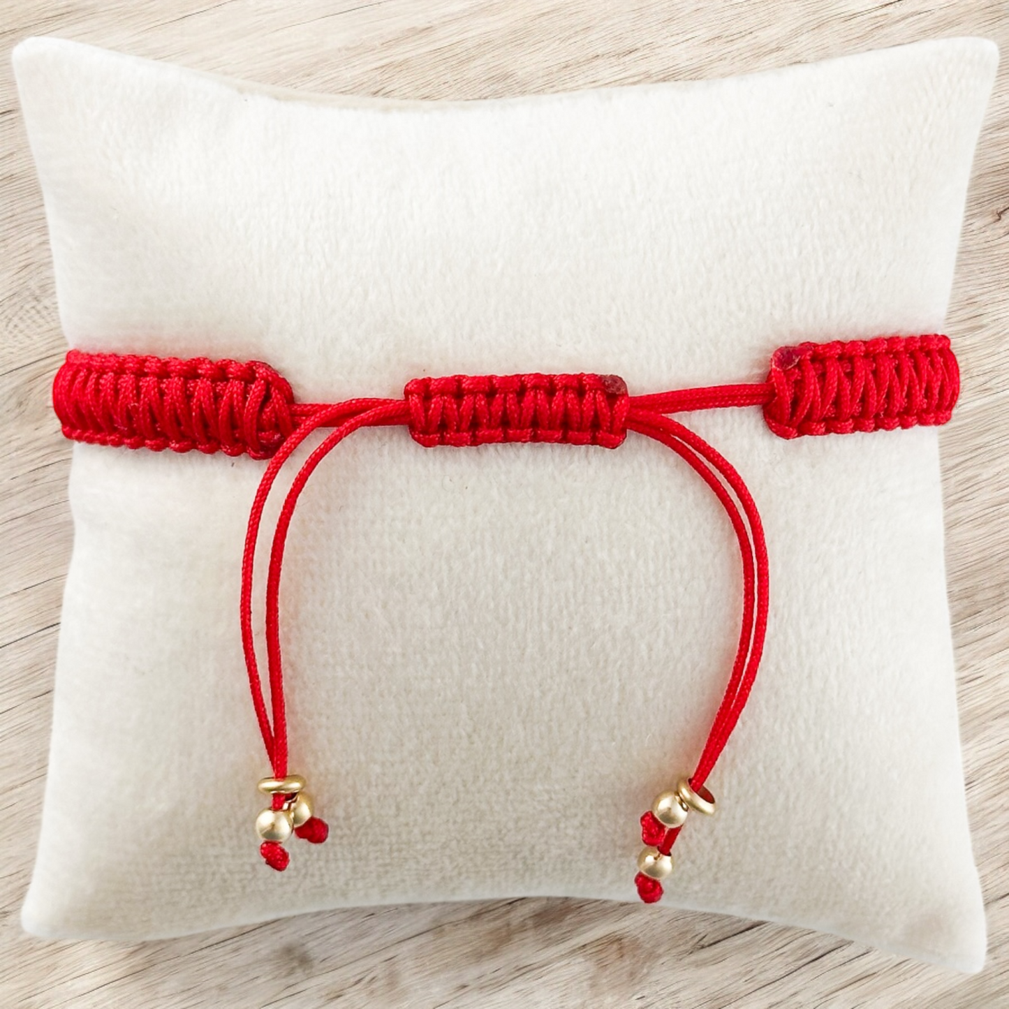PULSERA  MEDALLA SAN BENITO 2  ORO 10K  TEJIDA ROJO