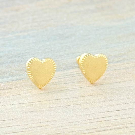 BROQUEL CORAZON  DIAMANTADO MATE ORO 10K